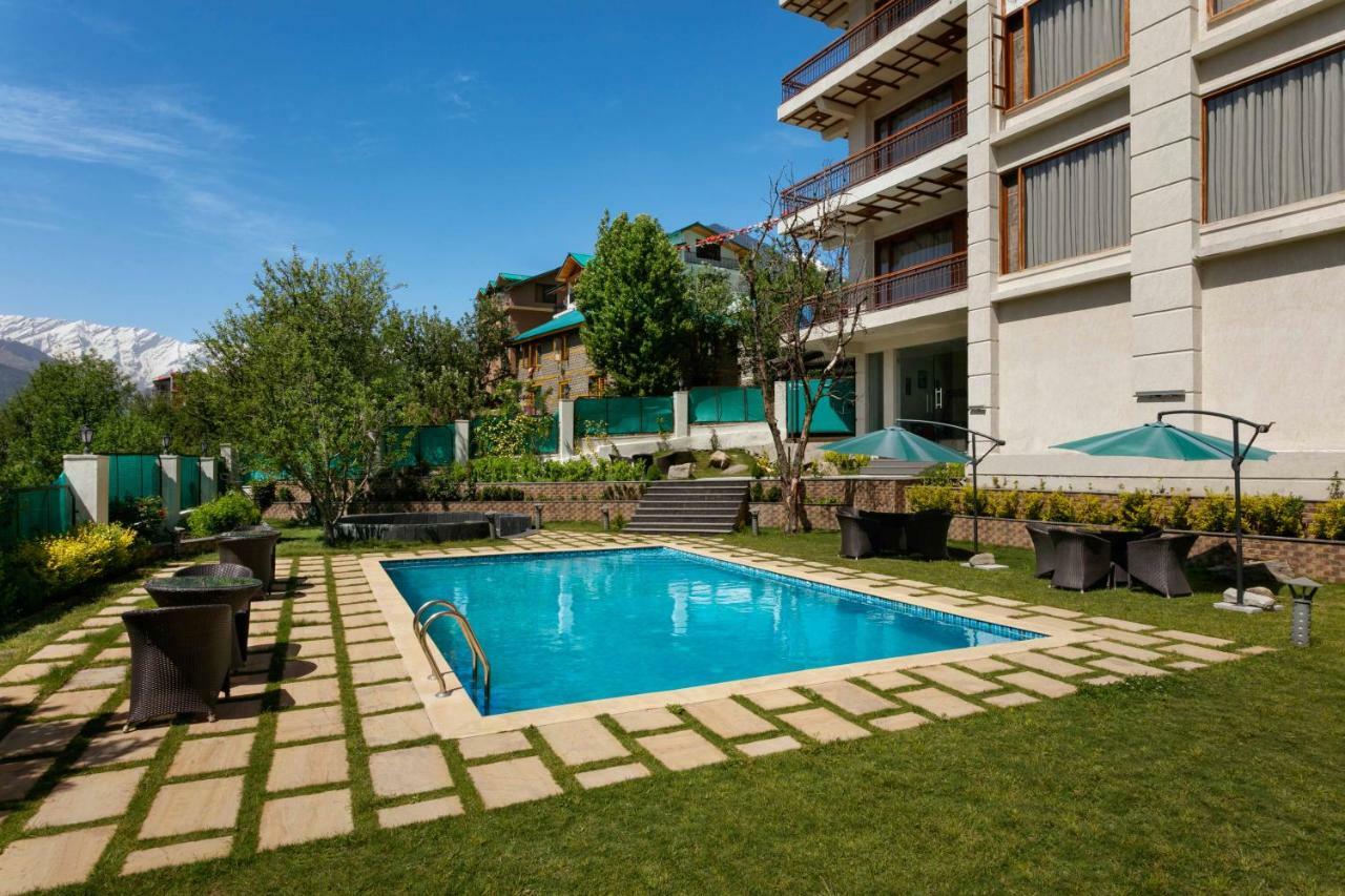 Alokik Resort- Pure Veg Manāli Exterior foto